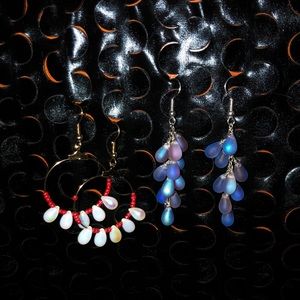 Beautiful 2/$8 earrings